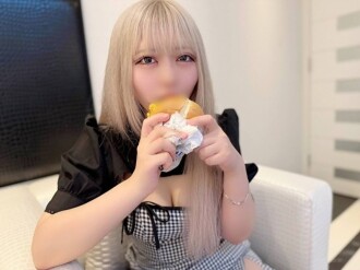 [Natural H cup] A cafe girl with the best body! Her beautiful busty body is incredibly sensitive, and the sight of her getting fucked hard and pounding her vagina with a cock is irresistible ♡