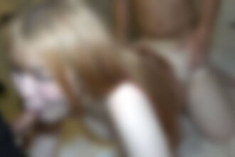 *80% off for first-time users until the 17th* [Uncensored] [Face revealed] Massive squirting, soaking threesome. The 15:20 and 16:05 seconds are truly amazing.