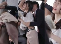 Cô giáo bị quấy rối trên chuyến tàu điện nhưng cô luôn chịu đựng… vì sướng