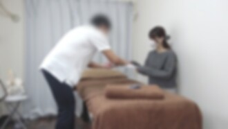 Phim ♡Half price until 12/28! [No/Raw Creampie] A very charming office lady with a beautiful face and figure came to our store again. She has a great figure and a lovely scent. She seems to like hot oil.