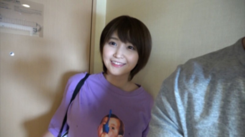 Cô ấy là một sinh viên đại học dễ thương và có thể trở thành trung tâm của một nhóm nhạc thần tượng. Ngoại hình dễ thương của cô ấy không phù hợp với bộ ngực khủng của cô ấy, vì vậy cô ấy cực kỳ phấn khích và xuất tinh vào bên trong.