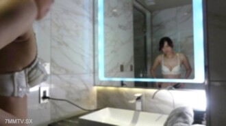 A master in the world of love and film, his personal impressions of clothing, his five-man football training, his skin is white, his body is beautiful as a high-level challenger, and his semen is accumulated and other things are exposed in