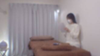 Half price until August 23rd! [No/Raw Creampie] This is a repeat customer with a clean, tall figure and beautiful proportions. The massage has such an effect on improving circulation that it makes her lift her hips and wiggle in surprise!