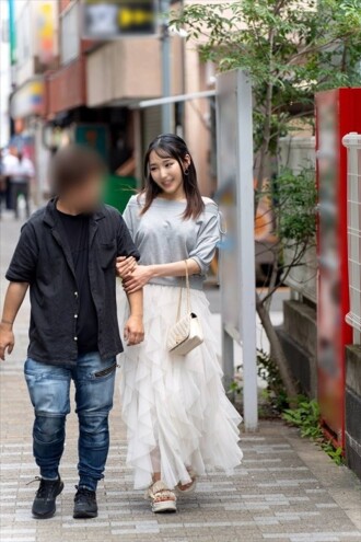 Phim [SEX NTR] Called by a macho sex friend during a date and creampied [Super crazy private shoot]