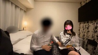 Slender E-cup specialist, first experience of raw sex in uniform ♡ The gap between her young face and exquisite breasts makes me cum too! [Personal shooting, amateur, POV] [Part 1] No.337