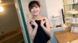 [Uncensored] Angelic smile! The cutest E-cup beauty ⤴ Always smiling happily, her cute face gets a facial! Swallowing and three creampies! *Bonus high-definition