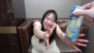 [Total of 3 ejaculations] A nympho, fair-skinned, prematurely ejaculating, squirting girl who has broken free of her limiter. She squeezes out 100% pure semen for her own pleasure.