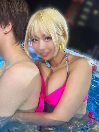My dick is hard! A close-contact erotic date with a blonde big-breasted gal with a wicked body at the night pool ⇒ After that, we had continuous raw sex at the hotel (creampie × ②) &quot;Alice&quot;