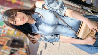 Phim &quot;A gathering for all you chubby lovers! She has a cute face, but when she takes off her underwear, her body becomes wild! She&#039;s so sexy you won&#039;t know where to look! Paradise is right there! [First time filming] Online...&quot;: M