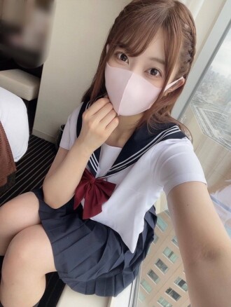 [G-cup beauty] Mai-chan&#039;s friend Mei-chan! Her first sailor uniform and her first ever cum swallow!