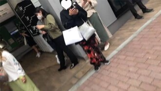 Phim [First 30 people get 500 yen off] Sayuri, 19 years old, Facial_1. A cool girl with a cute smile who looks like Nana Komatsu. She looks at the camera and says, &quot;Hey, Mr. Otoko, watch me get a facial.&quot; The whole story of her gettin