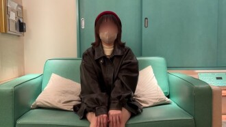 A plain and cute restaurant worker, 21 years old. She is driven to orgasm by irresistible pleasure and becomes addicted to the raw cock that is thrust into her.