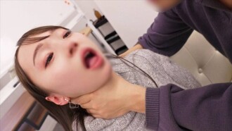 [The most insane splash irrumatio] Super cute college girl deep throat squirting with her throat bulged out, a crazy meat masturbator [Reiwa era nonsense]